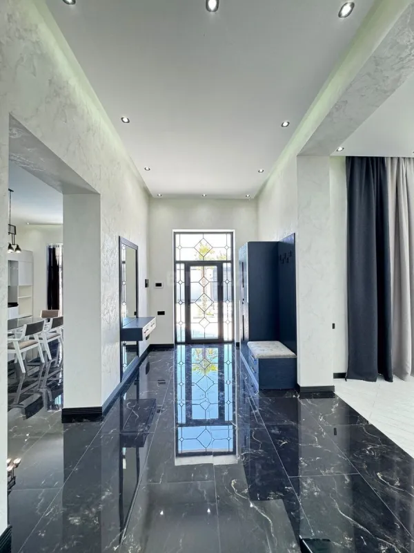 Satılır 6 otaqlı həyət evi 290 m²