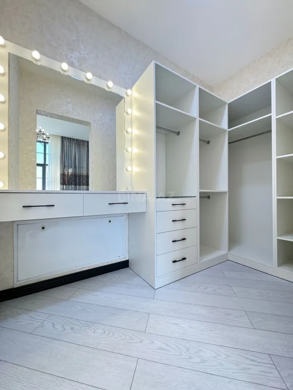 Satılır 6 otaqlı həyət evi 290 m²