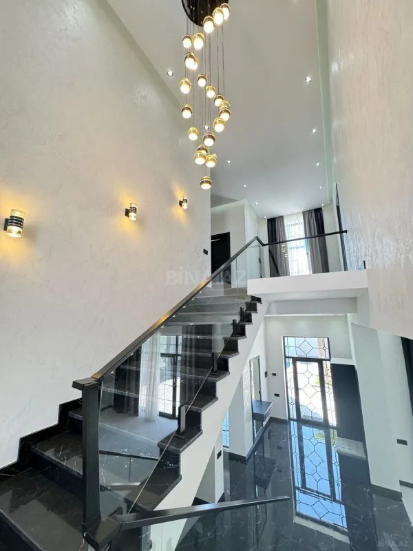 Satılır 6 otaqlı həyət evi 290 m²