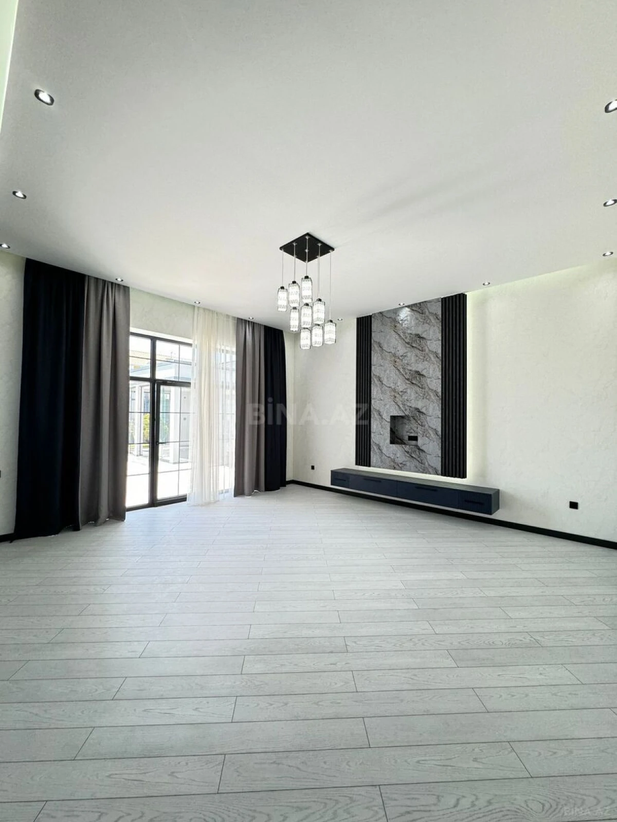 Satılır 6 otaqlı həyət evi 290 m²