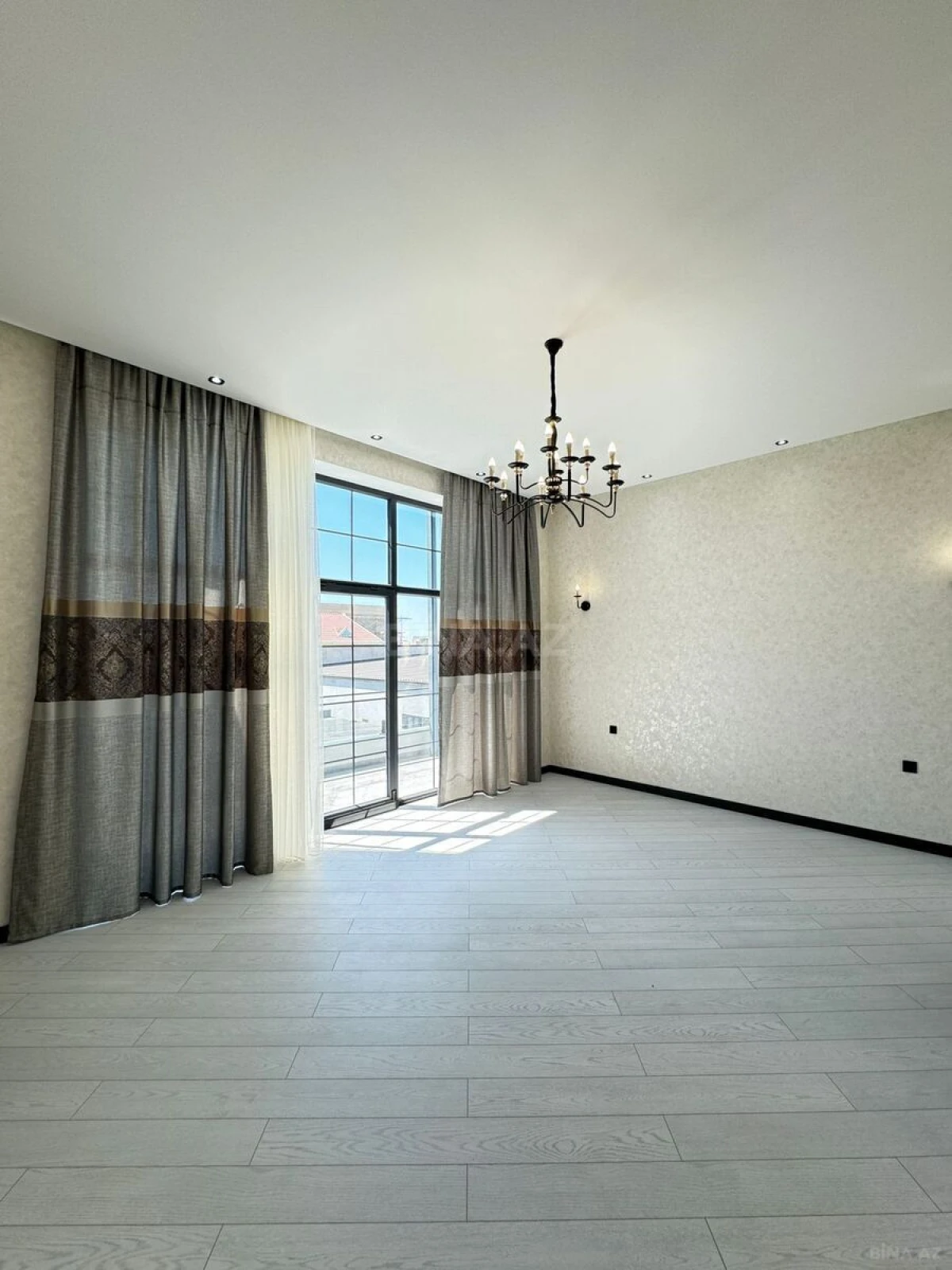 Satılır 6 otaqlı həyət evi 290 m²