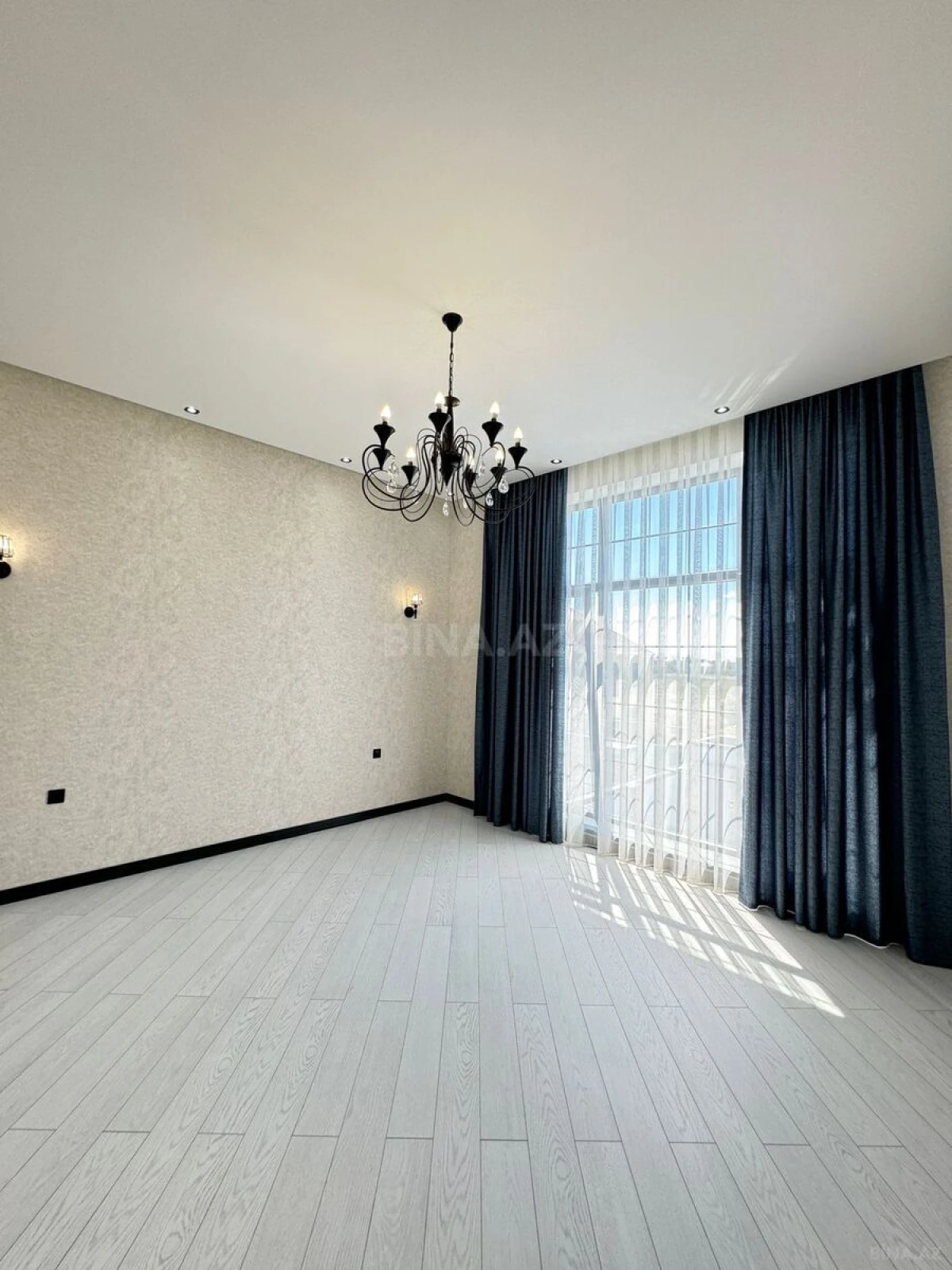 Satılır 6 otaqlı həyət evi 290 m²