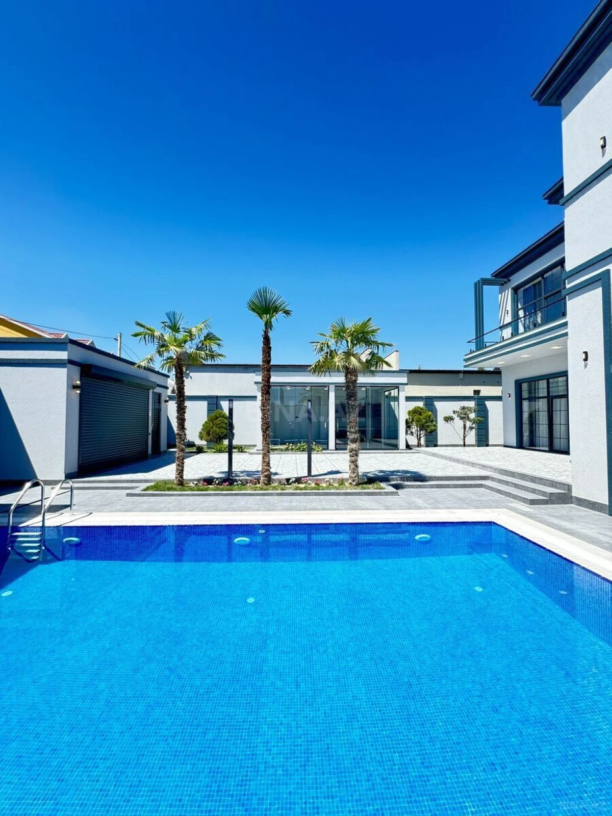 Satılır 6 otaqlı həyət evi 290 m²