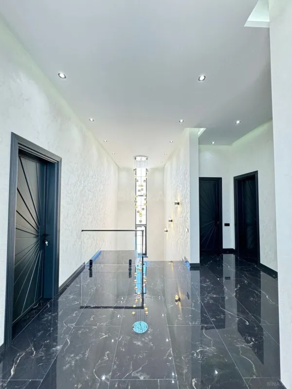 Satılır 6 otaqlı həyət evi 290 m²