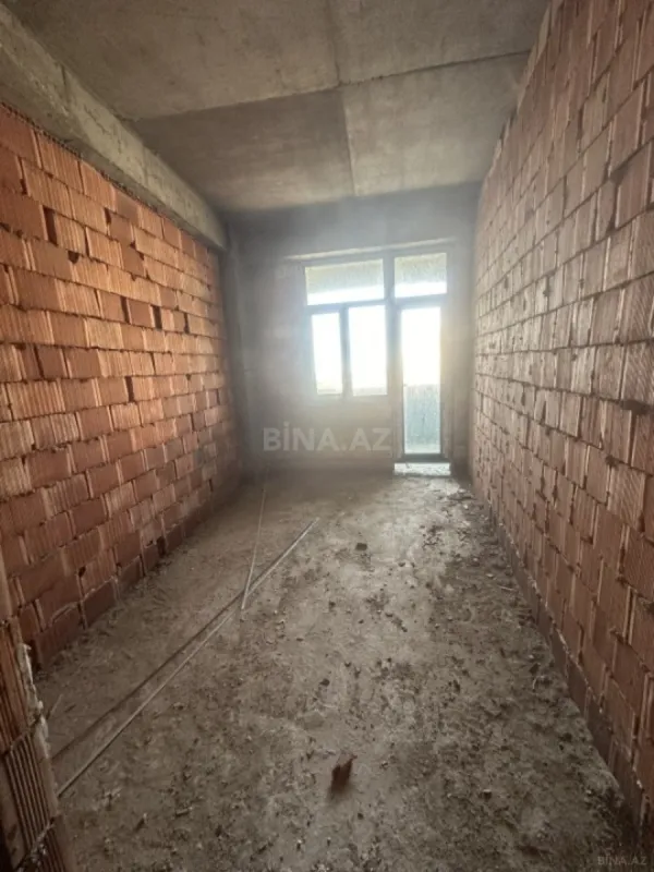 Satılır 2 otaqlı mənzil 82 m²