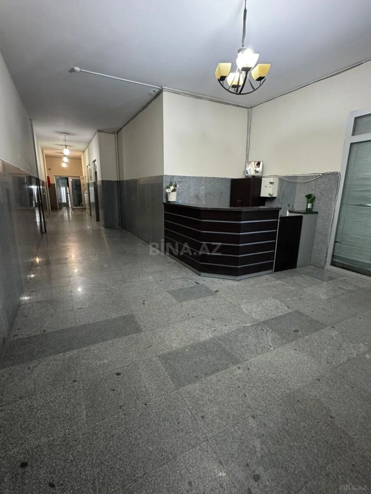 Satılır 4 otaqlı mənzil 172 m²