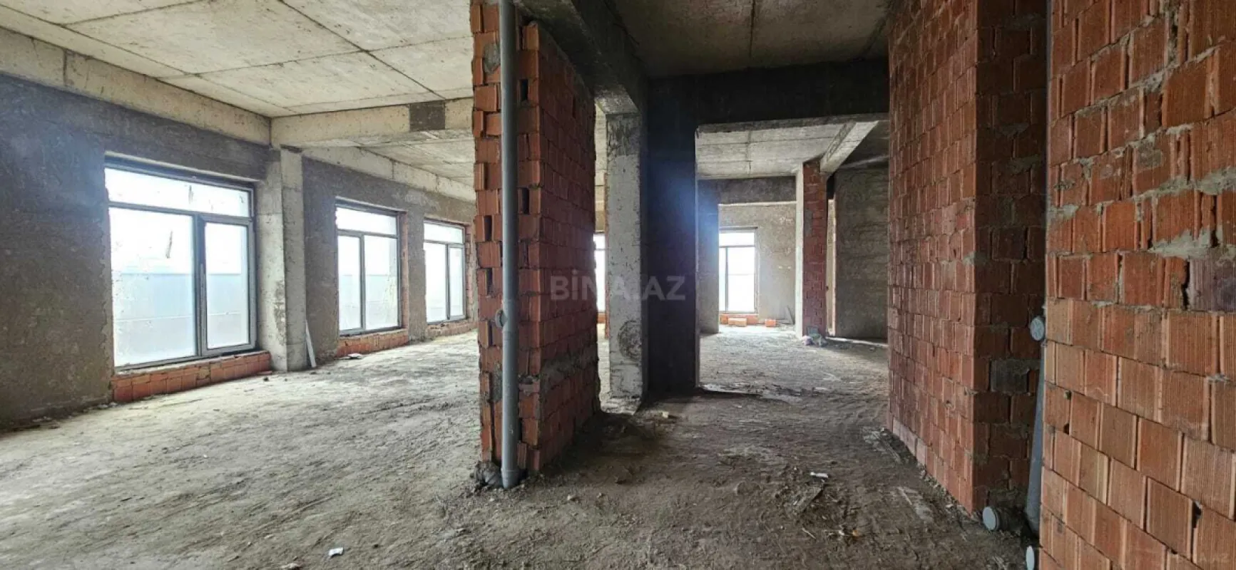 Satılır 5 otaqlı mənzil 420 m²