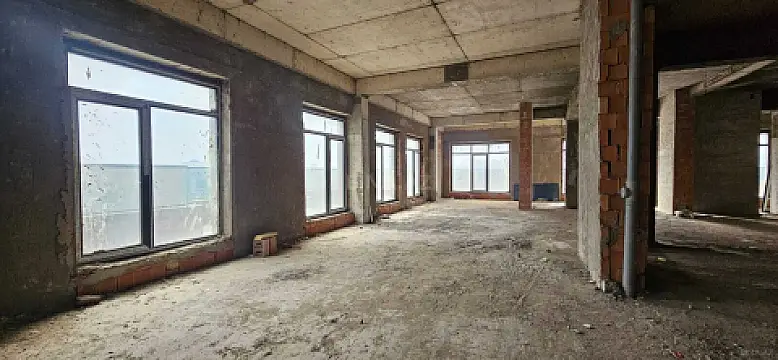 Satılır 5 otaqlı mənzil 420 m²