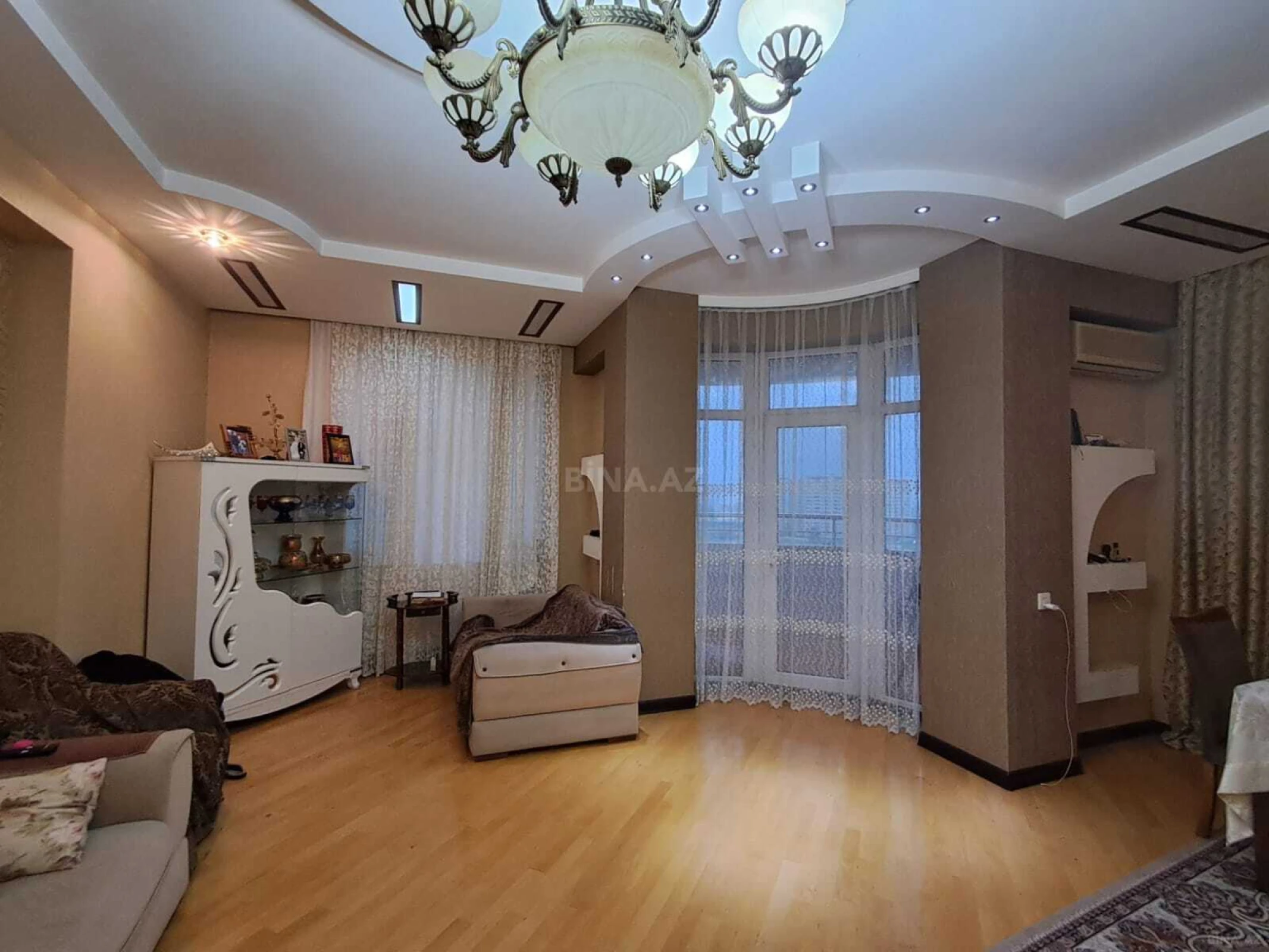 Satılır 2 otaqlı mənzil 100 m²