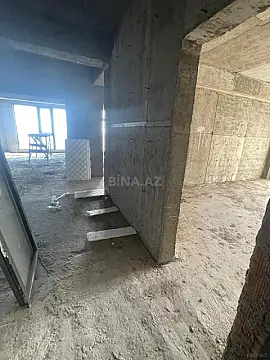 Satılır 4 otaqlı mənzil 185 m²
