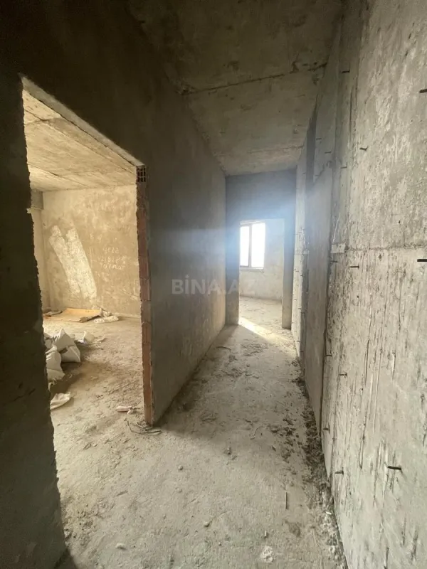 Satılır 4 otaqlı mənzil 185 m²