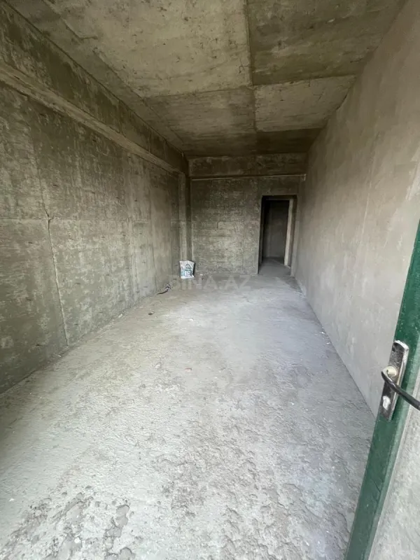 Satılır 4 otaqlı mənzil 185 m²