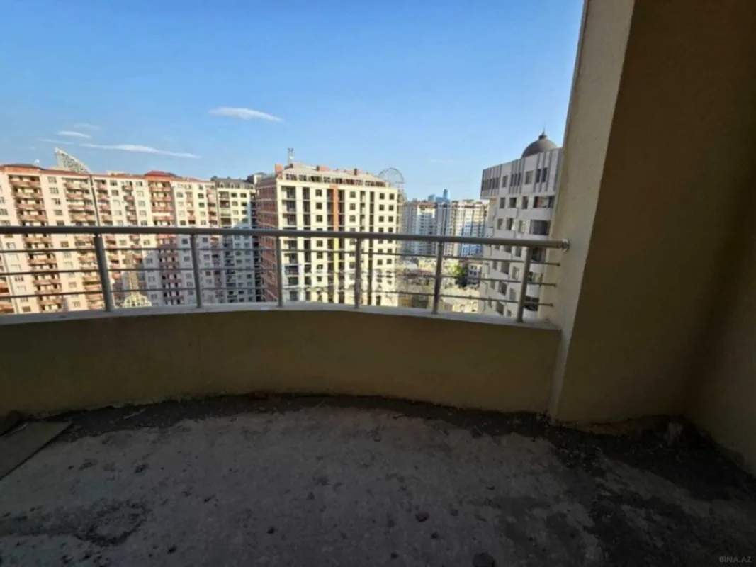 Satılır 2 otaqlı mənzil 104 m²