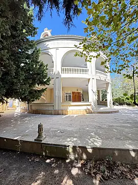 Satılır 8 otaqlı həyət evi 1400 m²