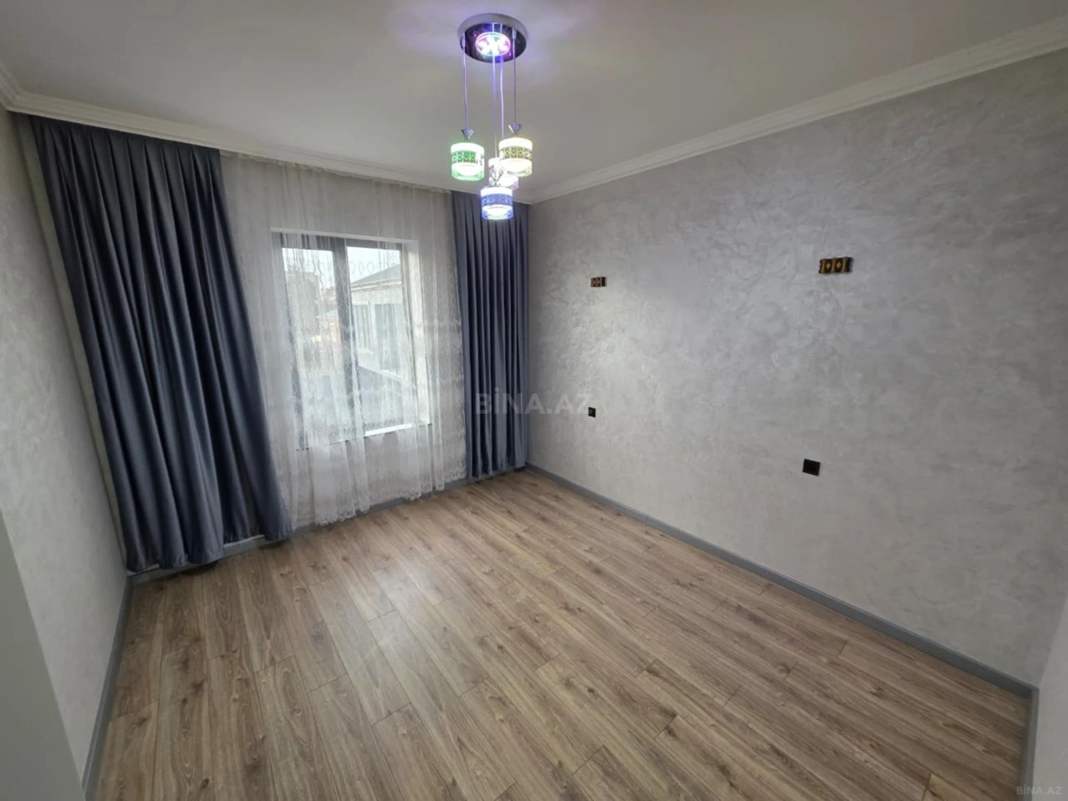 Satılır 5 otaqlı həyət evi 205 m²