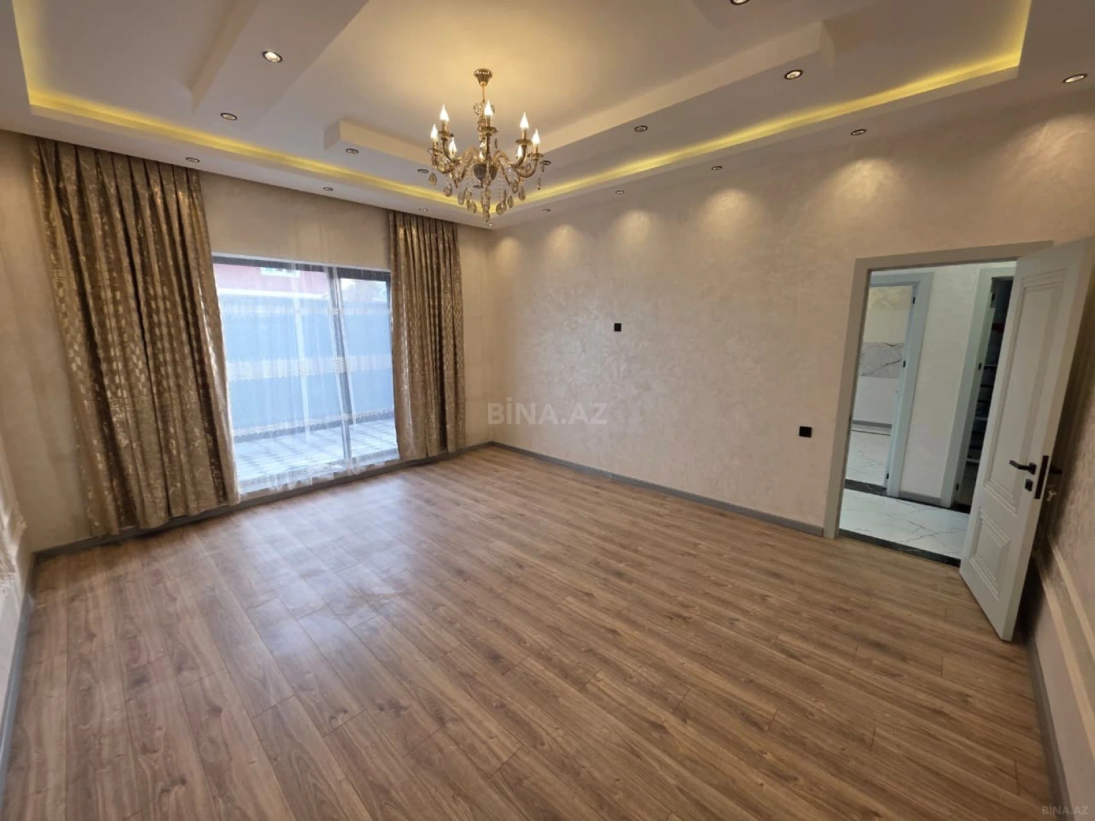 Satılır 5 otaqlı həyət evi 205 m²