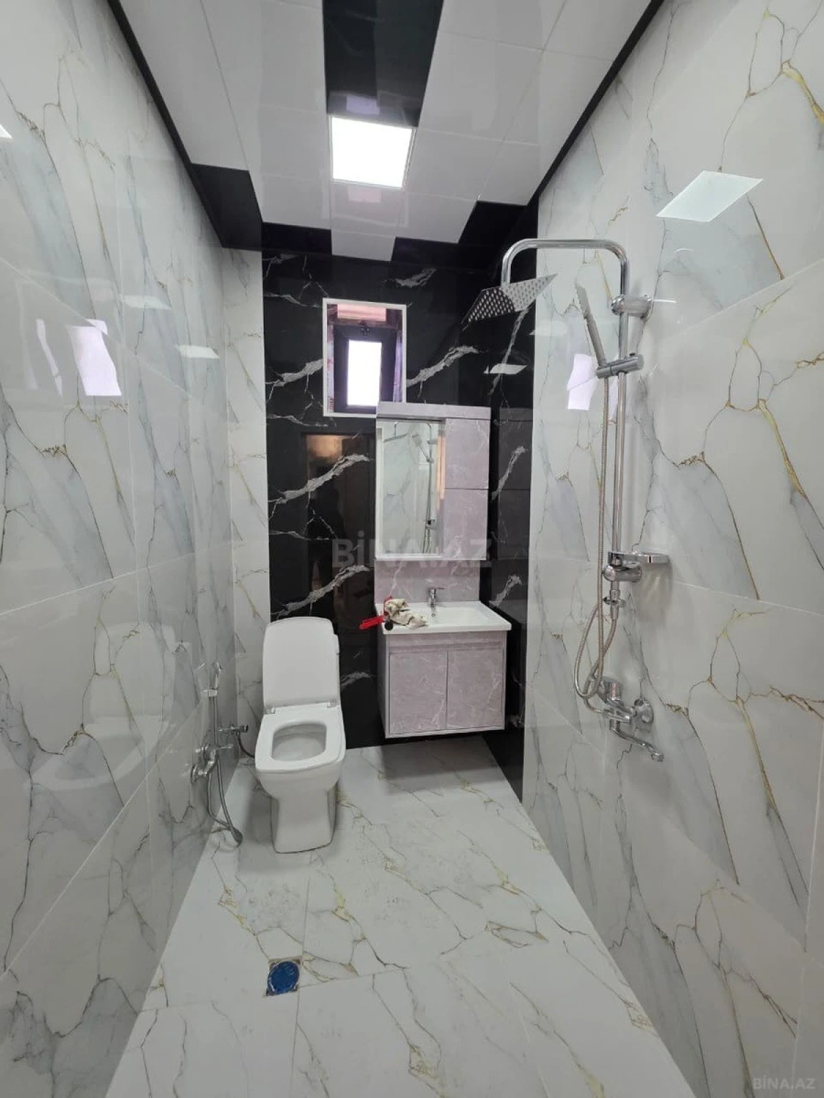 Satılır 5 otaqlı həyət evi 205 m²