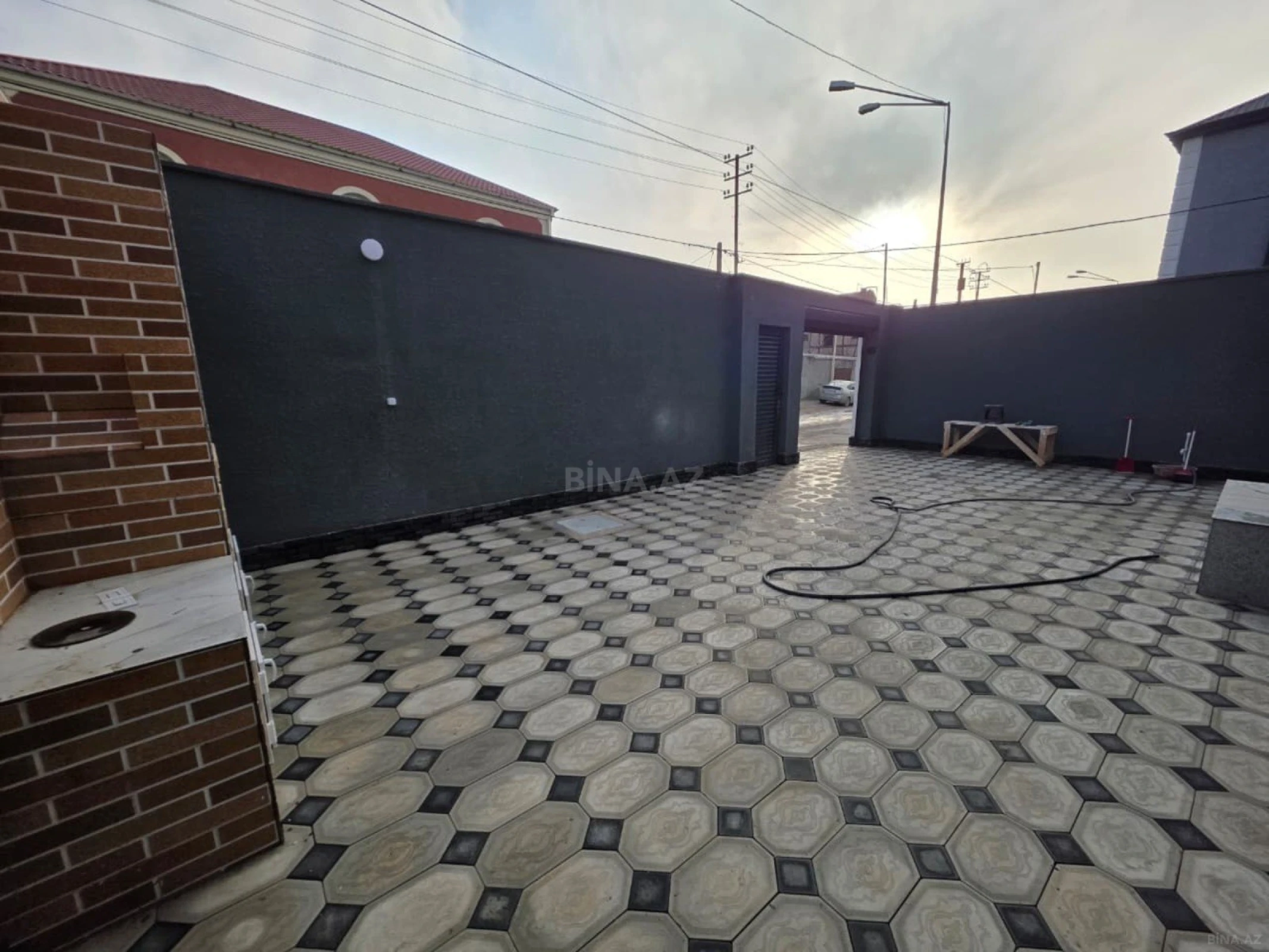 Satılır 5 otaqlı həyət evi 205 m²