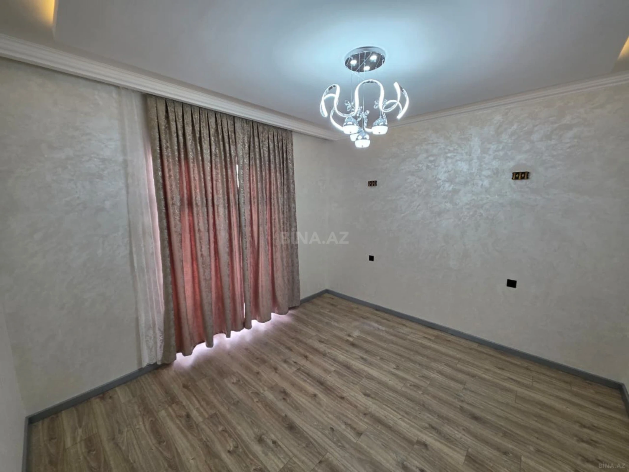 Satılır 5 otaqlı həyət evi 205 m²