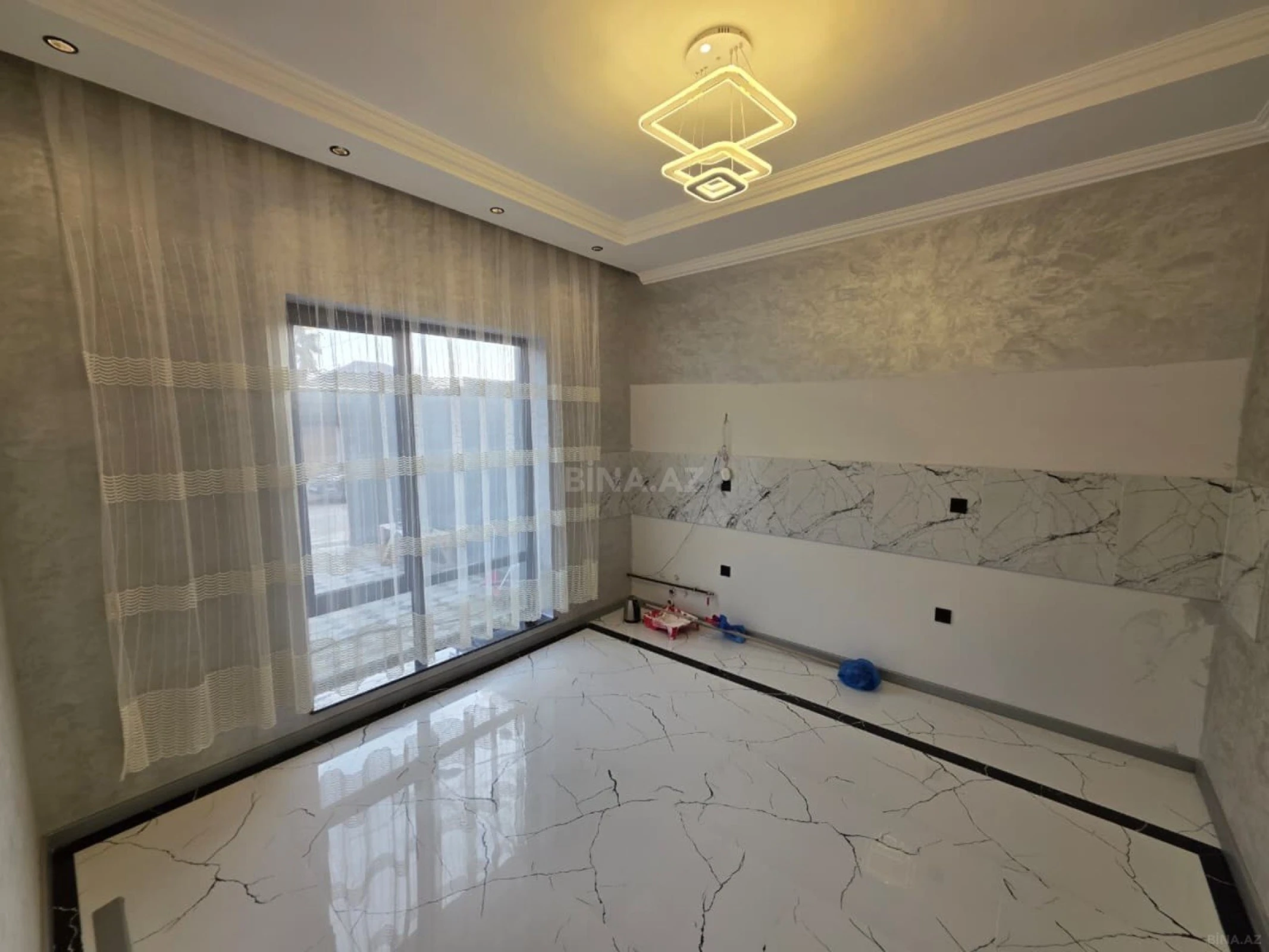 Satılır 5 otaqlı həyət evi 205 m²