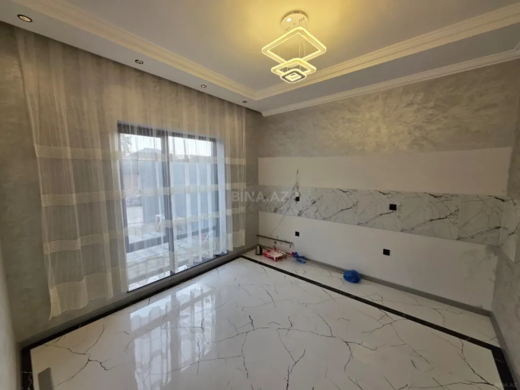 Satılır 5 otaqlı həyət evi 205 m²