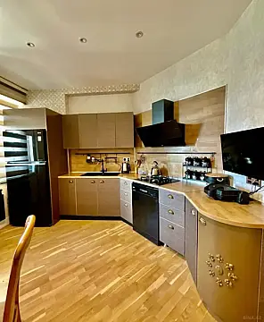 Satılır 3 otaqlı mənzil 115 m²