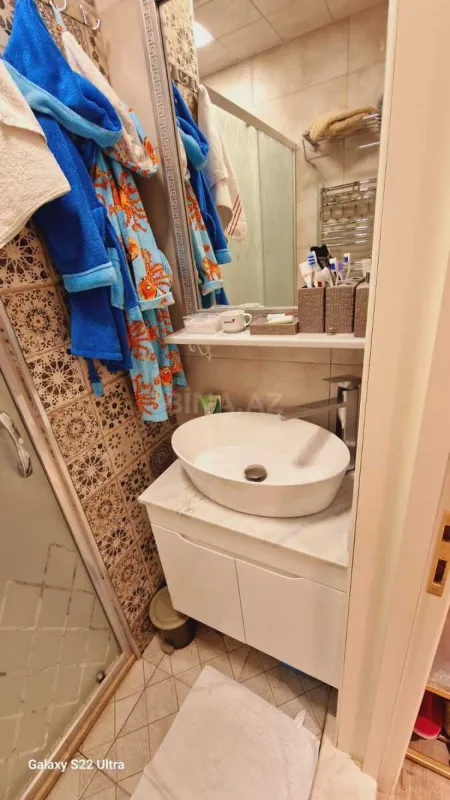 Kirayə verilir 2 otaqlı mənzil 60 m²