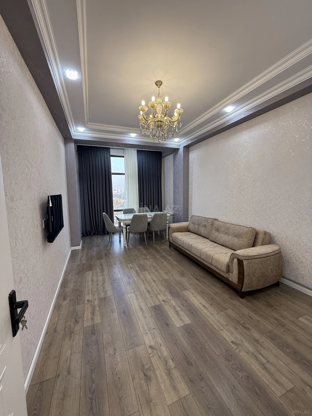 Kirayə verilir 2 otaqlı mənzil 70 m²