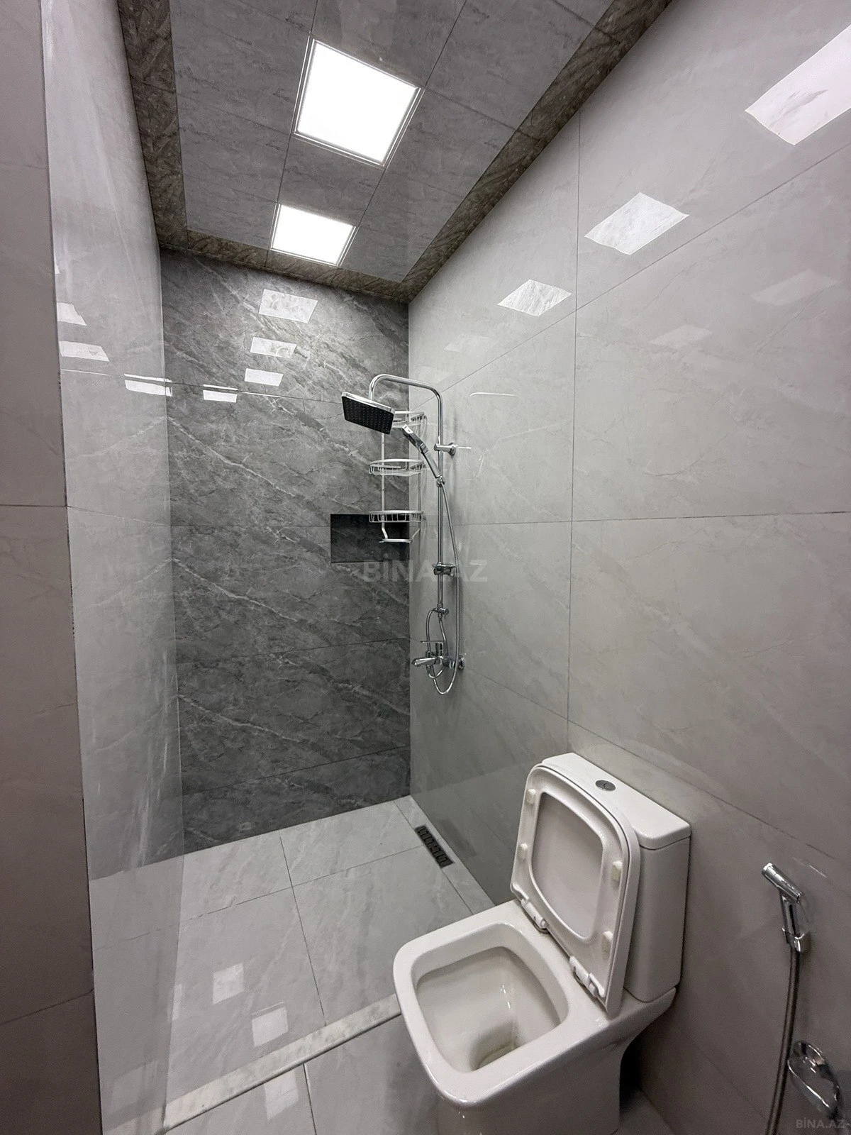 Kirayə verilir 2 otaqlı mənzil 70 m²