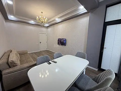 Kirayə verilir 2 otaqlı mənzil 70 m²