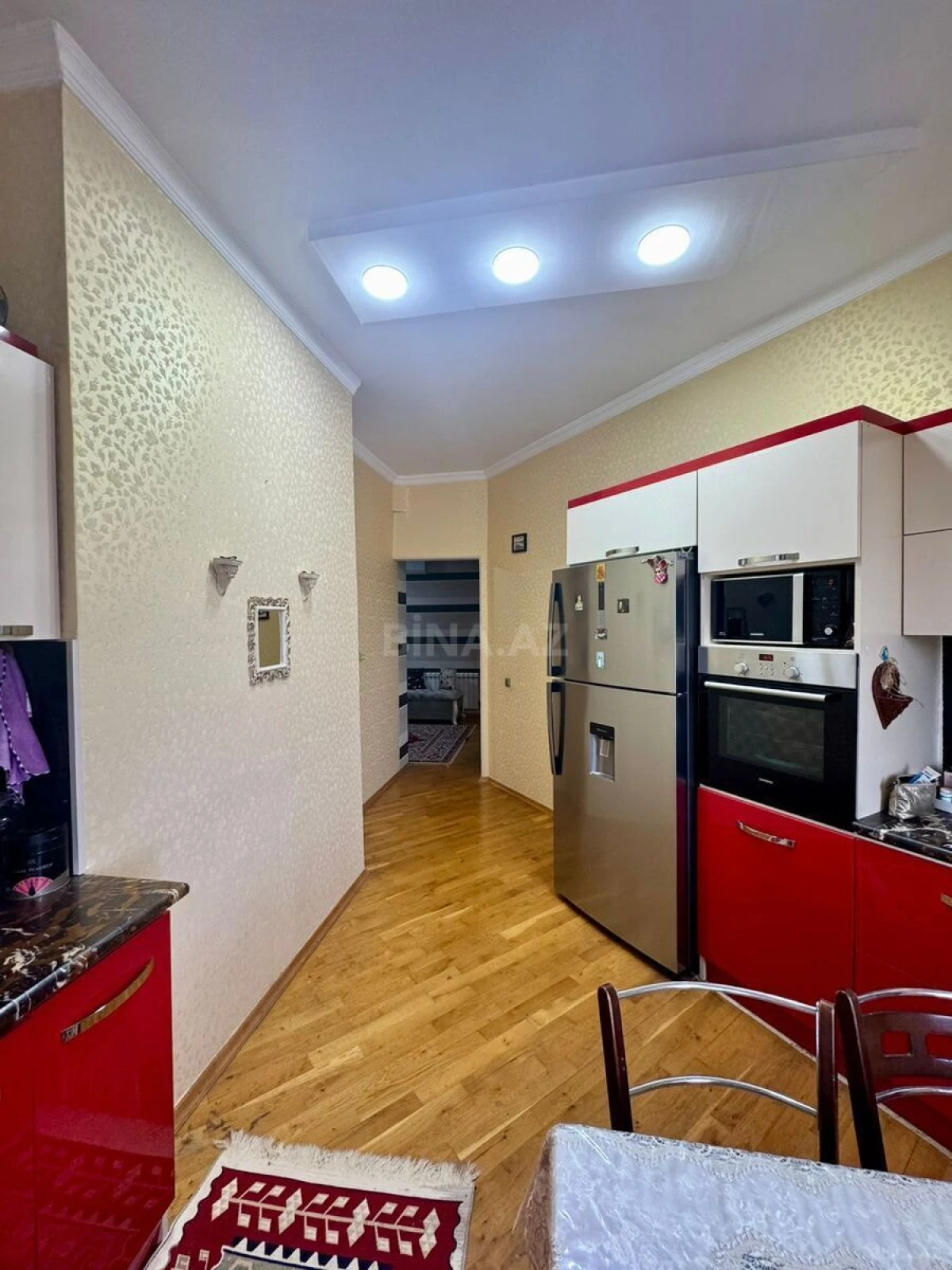 Satılır 3 otaqlı mənzil 140 m²