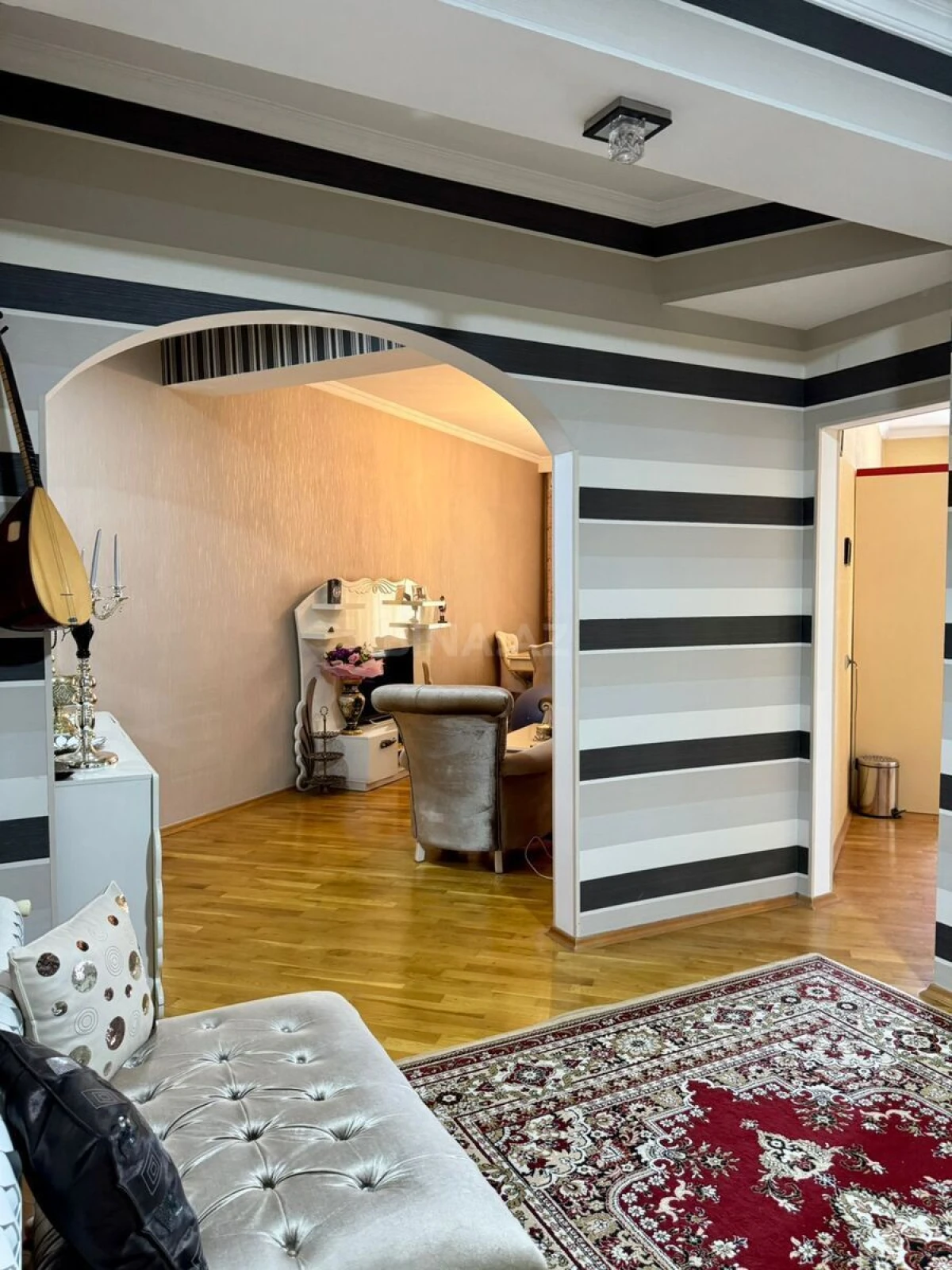 Satılır 3 otaqlı mənzil 140 m²