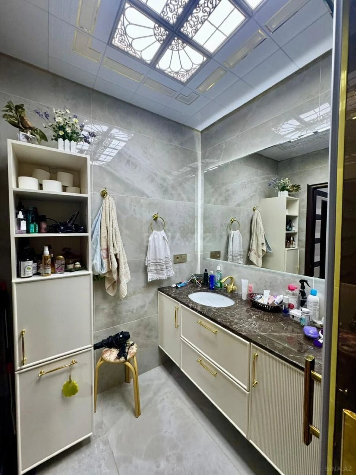 Satılır 3 otaqlı mənzil 140 m²