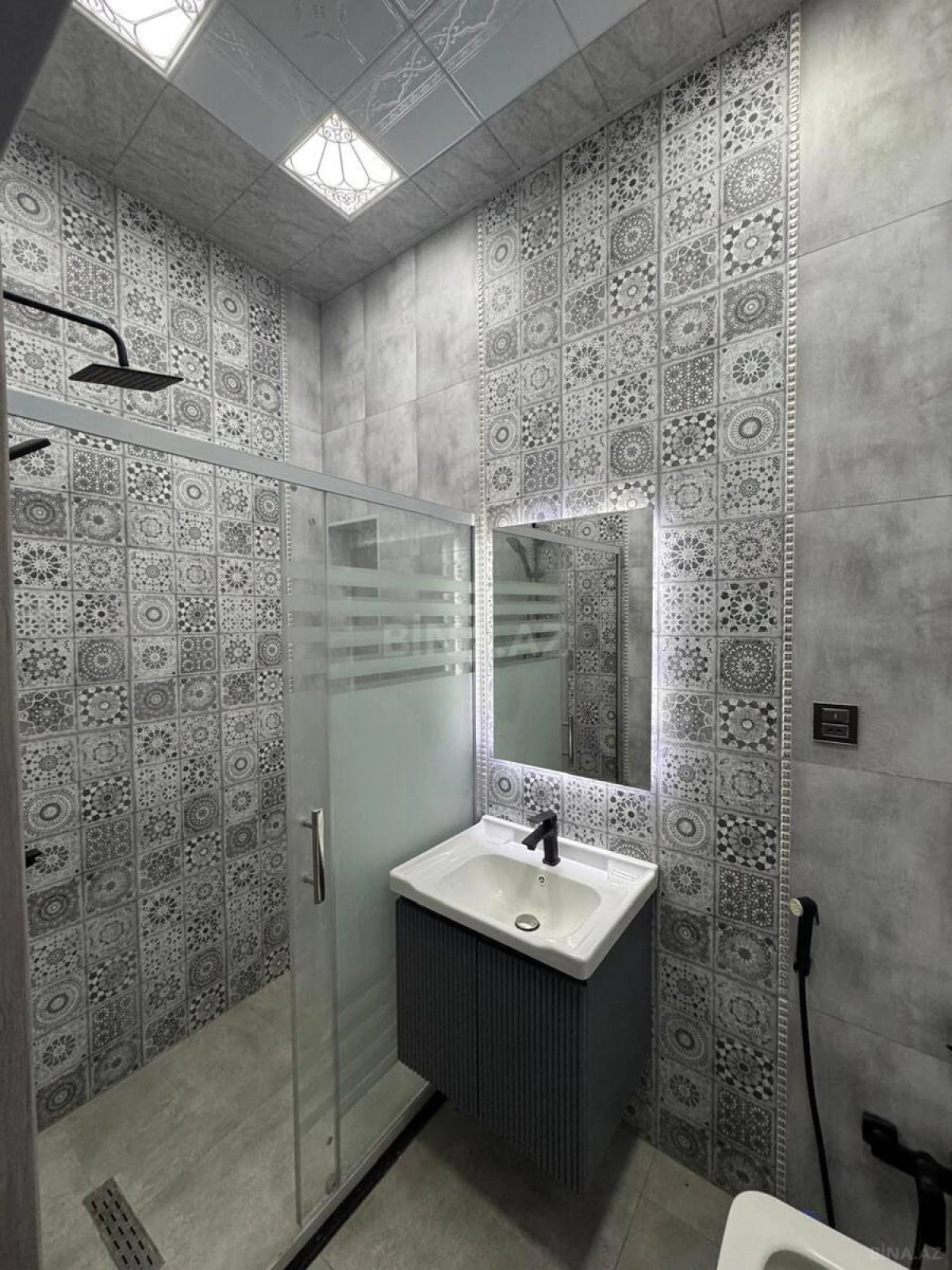 Satılır 2 otaqlı mənzil 106 m²