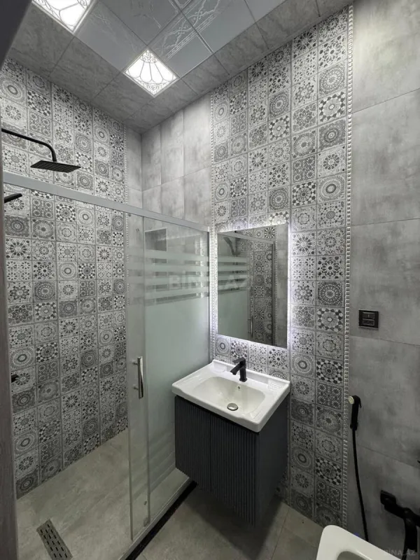 Satılır 2 otaqlı mənzil 106 m²