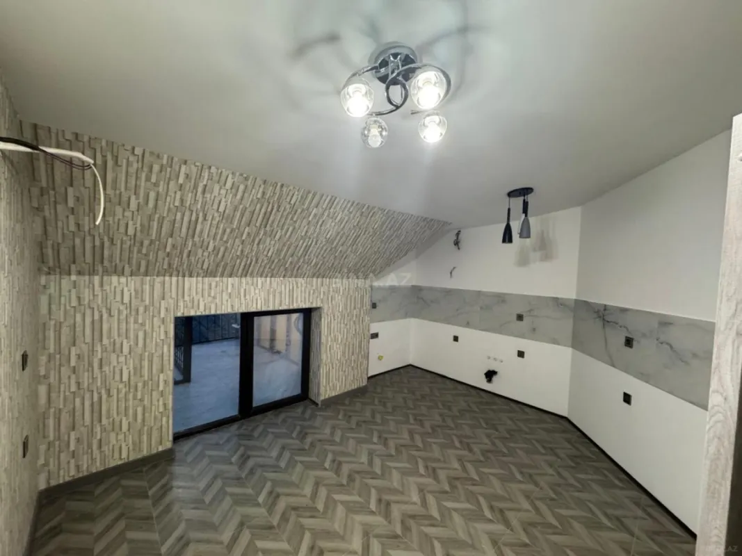 Satılır 2 otaqlı mənzil 106 m²