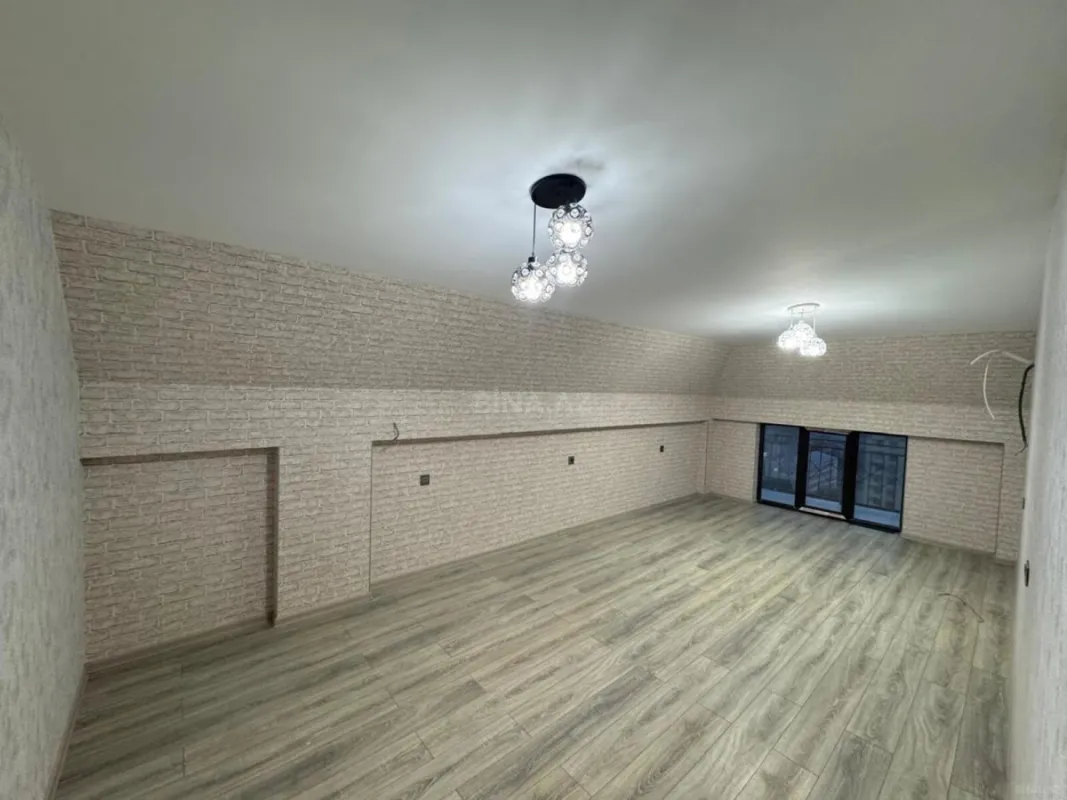 Satılır 2 otaqlı mənzil 106 m²