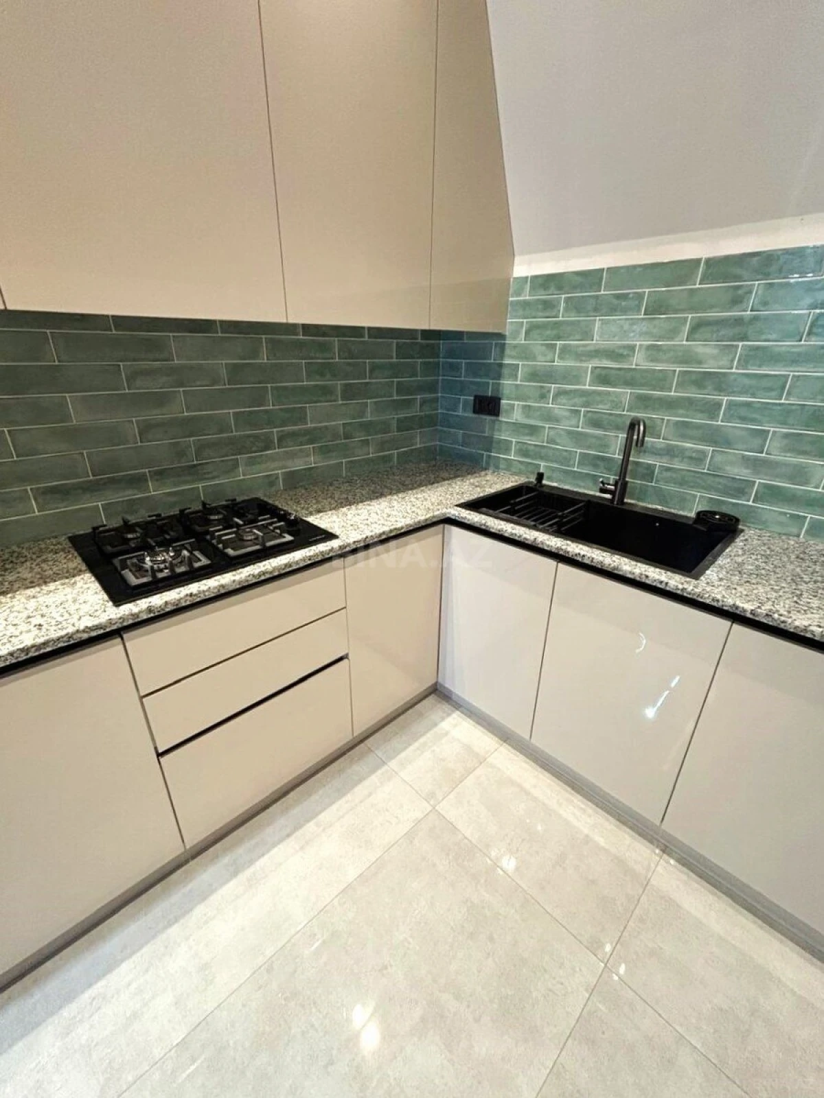 Satılır 3 otaqlı mənzil 86 m²