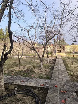 Satılır 5 otaqlı həyət evi 350 m²