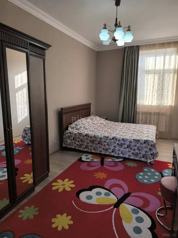 Satılır 5 otaqlı həyət evi 350 m²