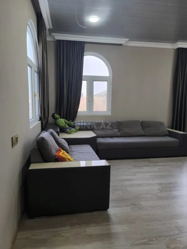 Satılır 5 otaqlı həyət evi 350 m²