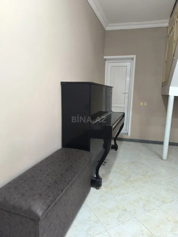 Satılır 5 otaqlı həyət evi 350 m²