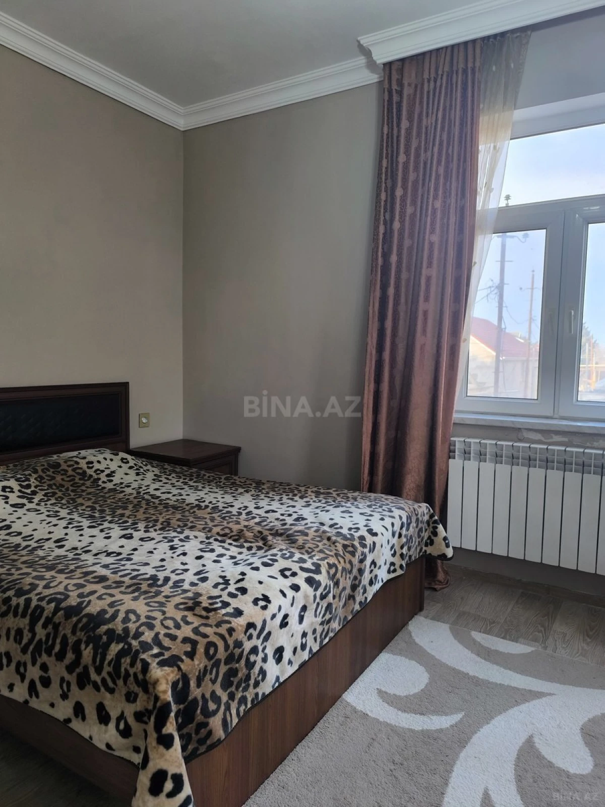 Satılır 5 otaqlı həyət evi 350 m²