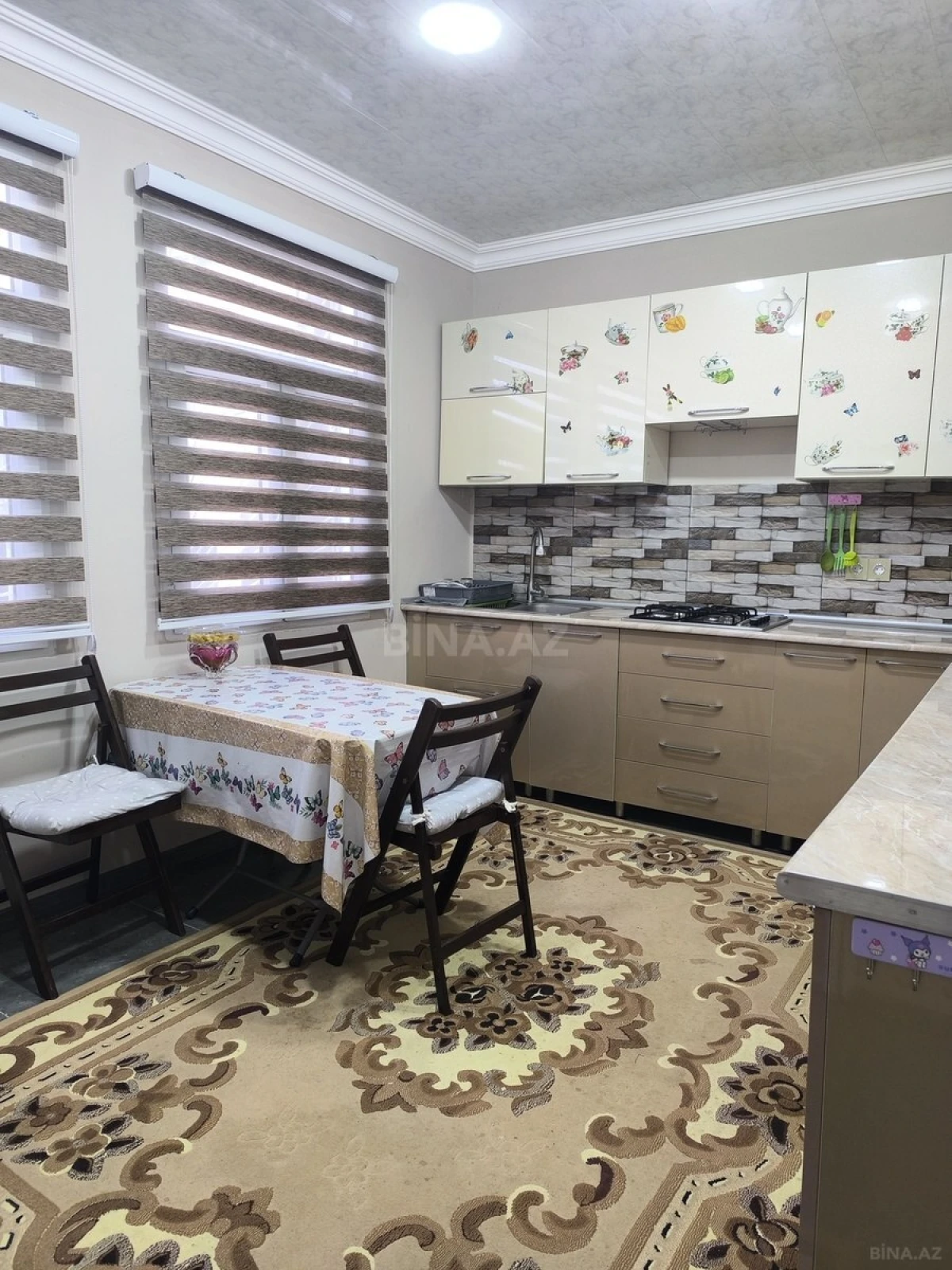 Satılır 5 otaqlı həyət evi 350 m²