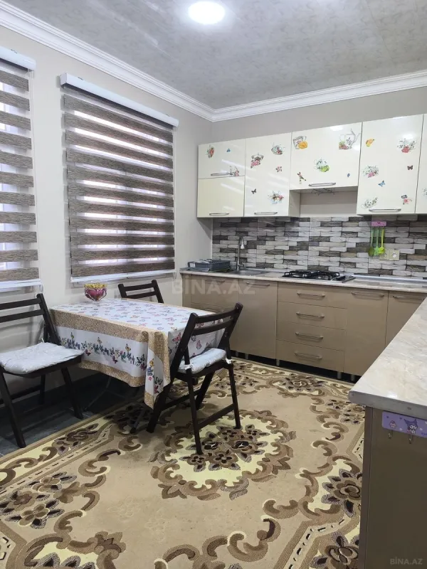 Satılır 5 otaqlı həyət evi 350 m²