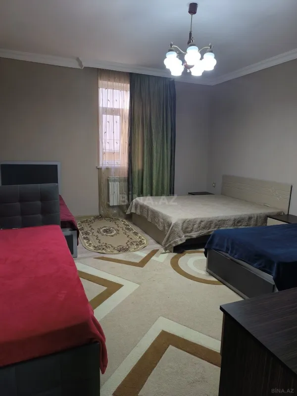 Satılır 5 otaqlı həyət evi 350 m²