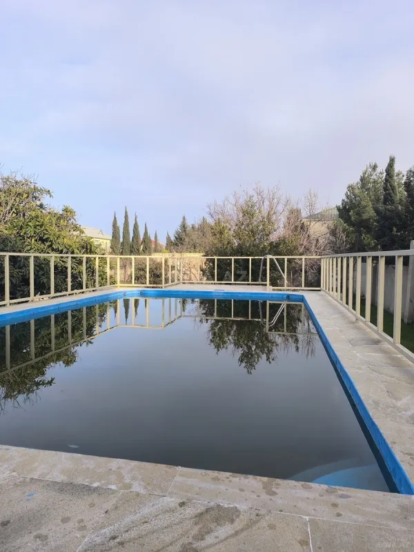 Satılır 5 otaqlı həyət evi 350 m²