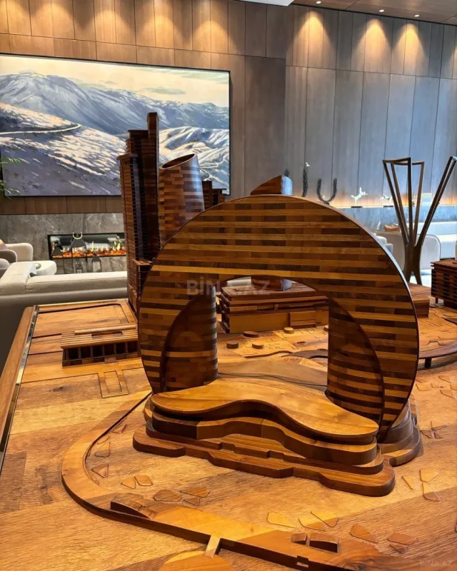 Satılır 5 otaqlı mənzil 260 m²