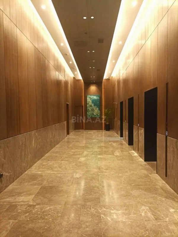 Satılır 5 otaqlı mənzil 260 m²