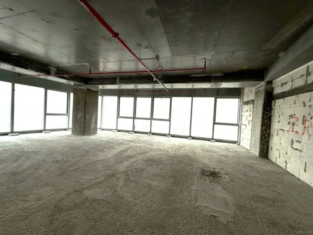 Satılır 5 otaqlı mənzil 260 m²